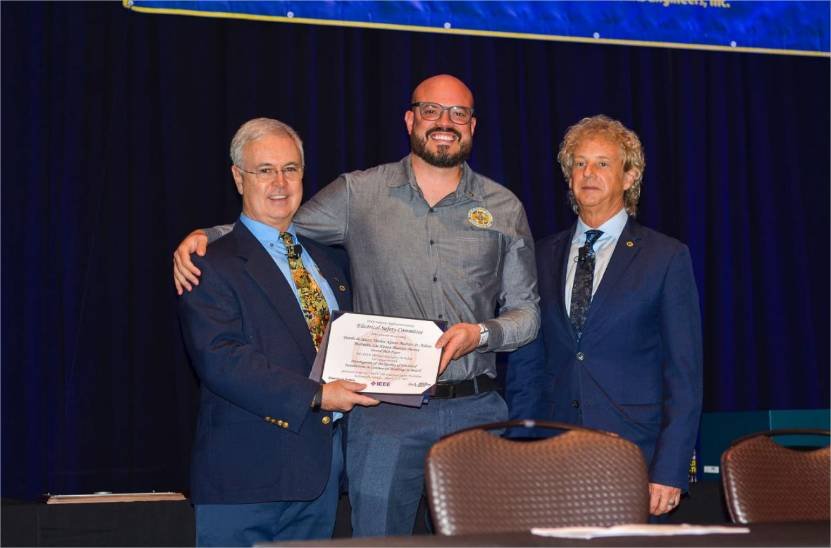 Pesquisa da UFMT sobre segurança elétrica em edificações comerciais é premiada nos Estados Unidos