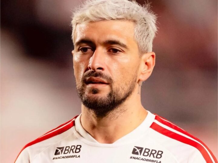 Flamengo informa: cirurgia de Arrascaeta é bem-sucedida