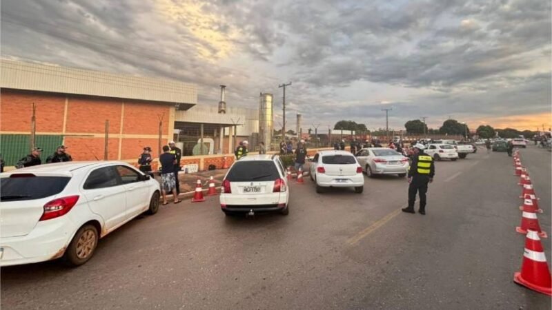 Operação Lei Seca prende seis motoristas por embriaguez ao volante, desobediência e porte ilegal de arma