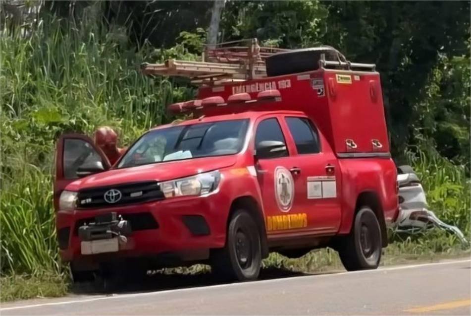 Corpo de Bombeiros presta socorro à vítima de acidente de trânsito na BR-174
