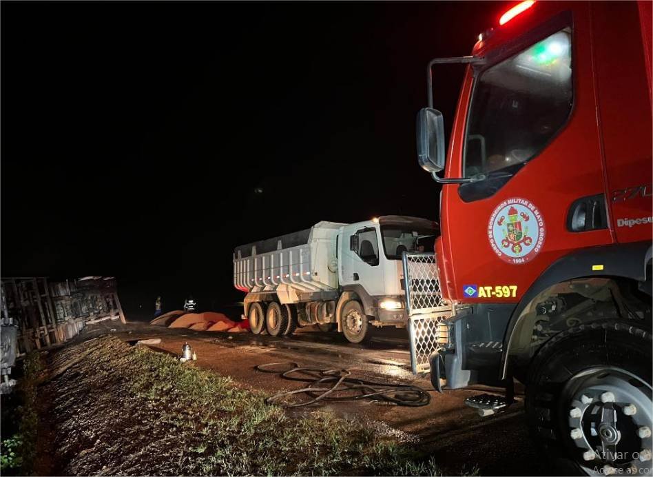 Corpo de Bombeiros atende a duas ocorrências de incêndio em locais distintos