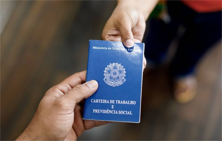 Prefeitura de Cuiabá tem vaga de montador de móveis com salário de R$ 3 mil