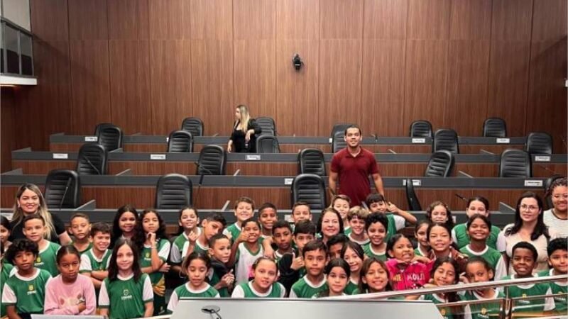 Cuiabaninhos na Câmara são recepcionados pela vereadora Baixinha Giraldelli