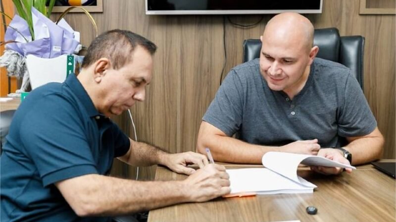 Após tensão com prefeito, Dilemário reafirma candidatura à presidência da Câmara