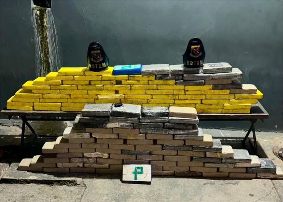Rotam apreende 146 tabletes de cocaína e prende dois homens por tráfico