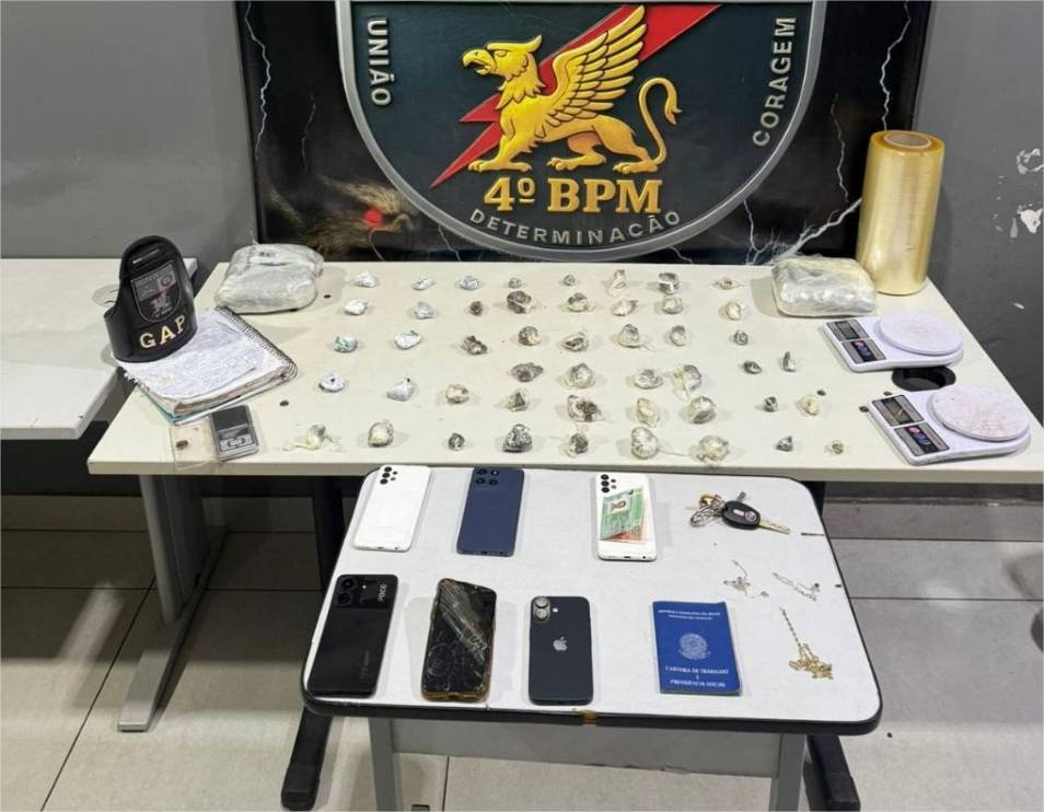 Polícia Militar recupera veículo roubado em Minas Gerais e prende quadrilha por tráfico