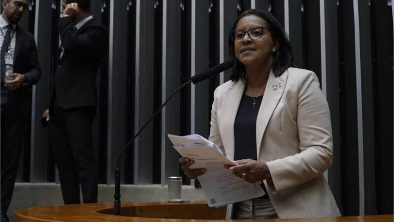 PT e PL se unem em projeto de Gisela para pressionar Motta a dar transparência às votações