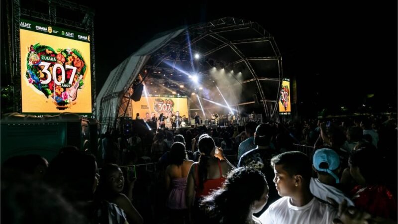 Artistas e público exaltam lambadão no último dia de festa dos 307 anos de Cuiabá