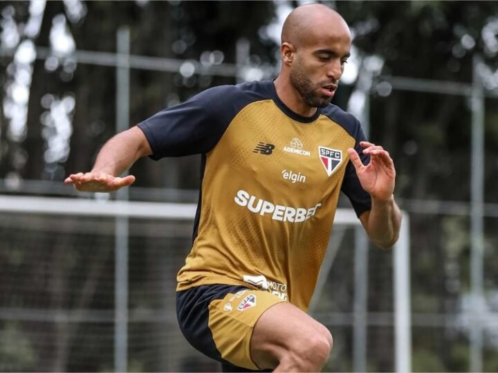São Paulo projeta retorno de Lucas Moura, mas adia decisão sobre renovação