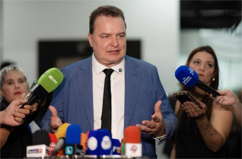 Max Russi defende direitos e piso salarial para 7 mil professores de creches