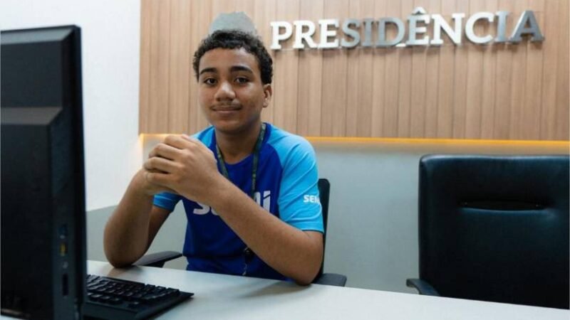 Da independência financeira ao aprendizado político: o impacto do jovem aprendiz na vida de Gustavo