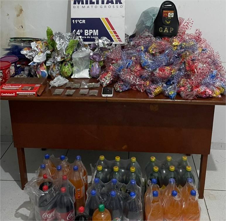 Polícia Militar detém cinco pessoas e apreende ovos de Páscoa que seriam distribuídos por facção