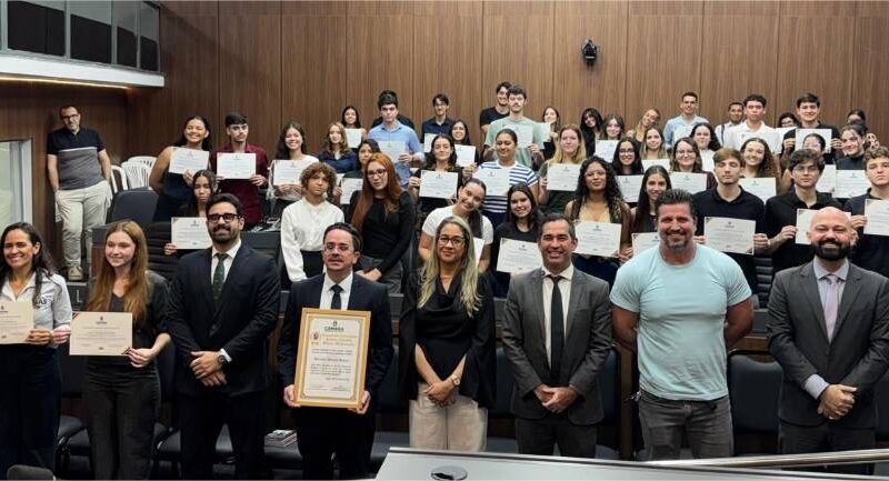 Vereador reúne relator, acadêmicos e doutores em direito para debater a redução da maioridade penal em Cuiabá