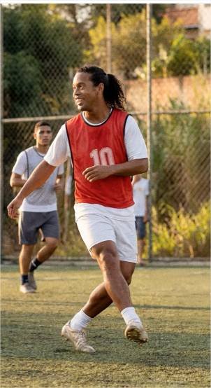 Itaipava convoca Ronaldinho Gaúcho para ser embaixador da marca e revela o “segredo” de seu passe mais icônico