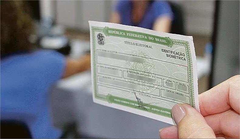 Eleitores têm um mês para tirar o título ou regularizar situação eleitoral