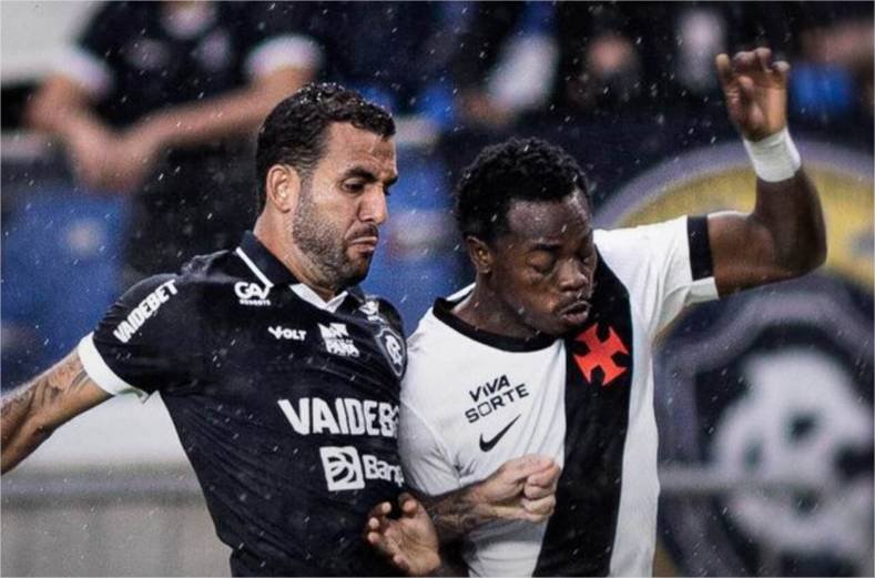 Remo e Vasco empatam em jogo movimentado no Mangueirão