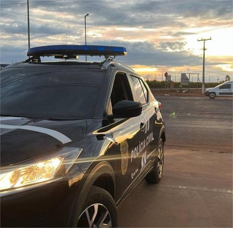 Polícia Civil cumpre mandados contra empresário investigado por transporte ilegal de combustível para garimpos