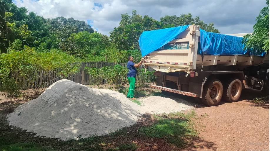 Transporte de calcário fortalece produção rural na comunidade do Formigueiro