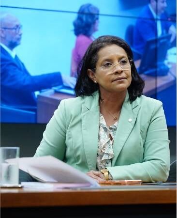 ‘Não é política, é violência’, diz Gisela ao cobrar que pedido de cassação de vereador entre em pauta