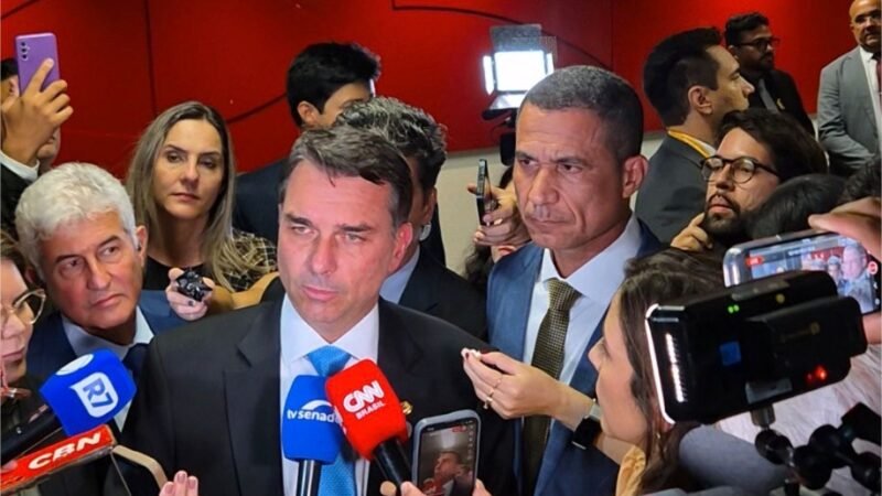 Flávio Bolsonaro e Coronel Assis comentam rejeição histórica de indicado de Lula ao STF