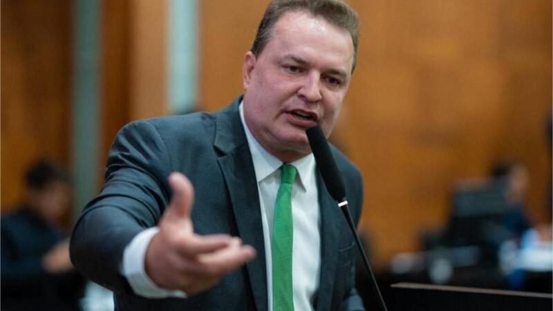 Max Russi denuncia “edital fechado” em licitação de OS e boicote a deputados na Secretaria de Saúde