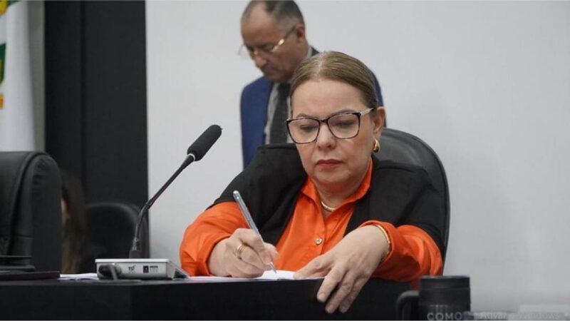 Paula Calil não nega intenção de continuar presidente da Câmara; ‘processo iniciando’