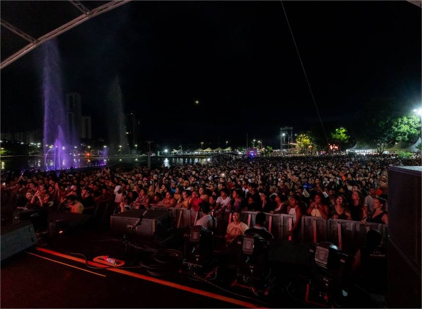 Mais de 60 mil pessoas celebram 307 anos de Cuiabá em abertura histórica no Parque das Águas