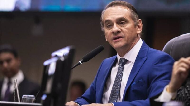 Wilson Santos propõe botão de emergência em banheiros femininos para reforçar a proteção às mulheres