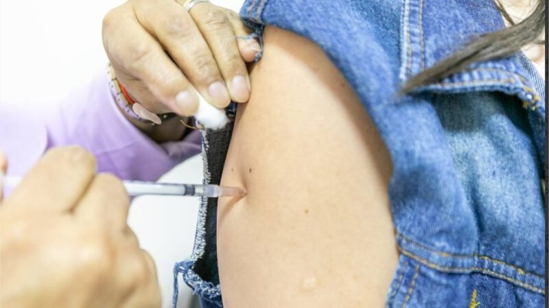 Cuiabá mantém vacina contra meningite disponível em toda a rede pública