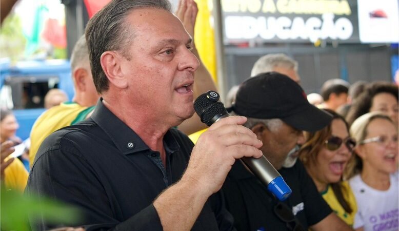 Senador Carlos Fávaro defende servidores em ato unificado pela RGA e contra a escala 6×1