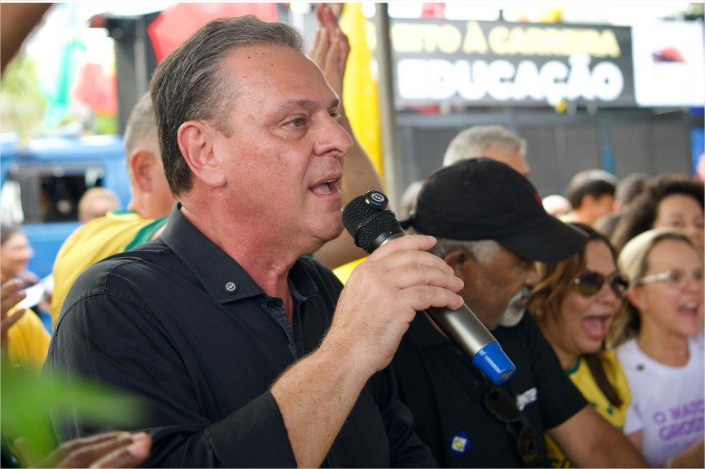Senador Carlos Fávaro defende servidores em ato unificado pela RGA e contra a escala 6×1