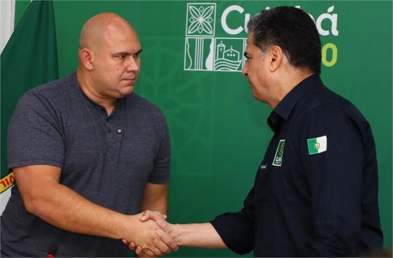 Emanuel denuncia Abilio por uso político da comunicação