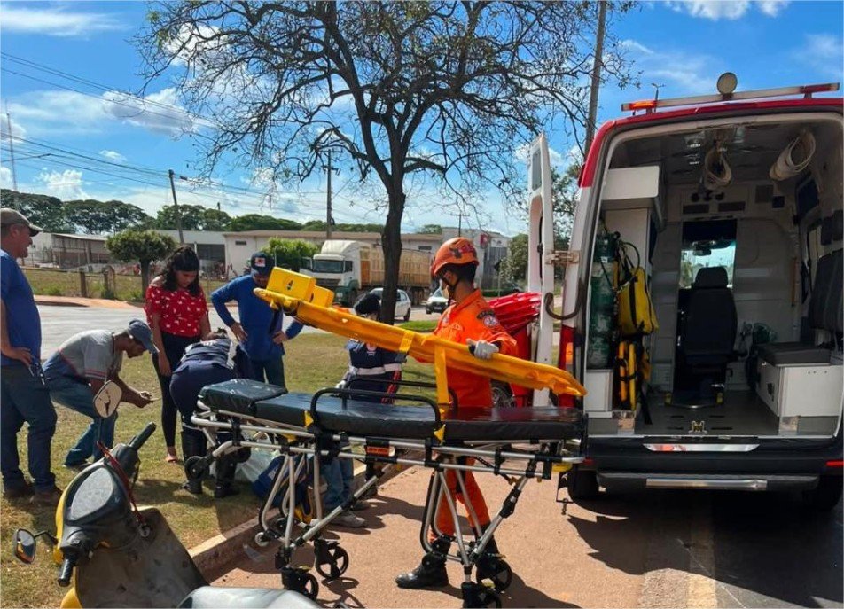 Corpo de Bombeiros atende duas ocorrências de trânsito registradas na BR-070 na sexta-feira (29)