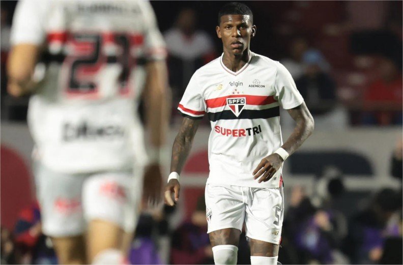 Entenda os motivos do São Paulo para não rescindir com Arboleda
