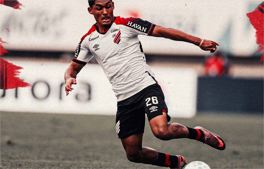 Athletico vence de virada, entra no G4 e complica Remo no Brasileirão