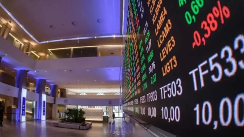 Bolsa cai mais de 2% e atinge menor nível desde o fim de março