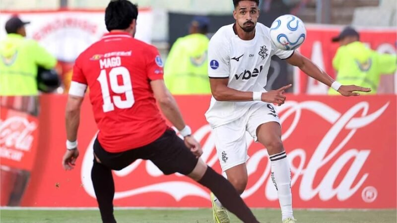 Botafogo vira e fecha fase de grupos da Sula com a melhor campanha