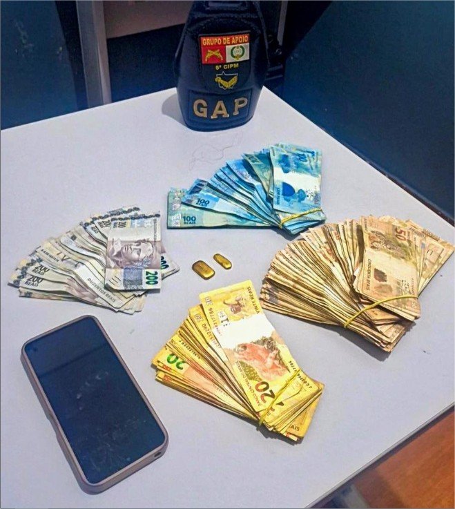PM apreende barras de ouro e mais de R$ 34 mil após denúncia de violência doméstica