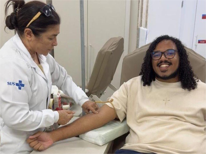 Doadores de sangue mobilizam amigos e comemoram aniversário no MT Hemocentro