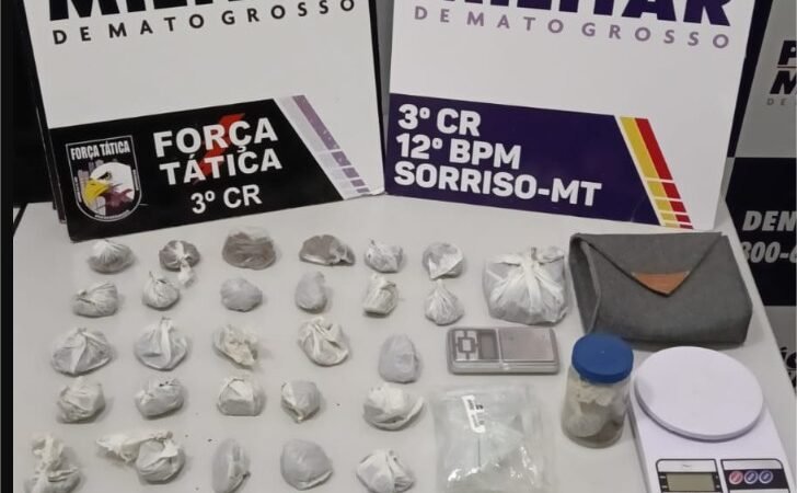 Adolescente e homem são detidos com porções de maconha pela PM