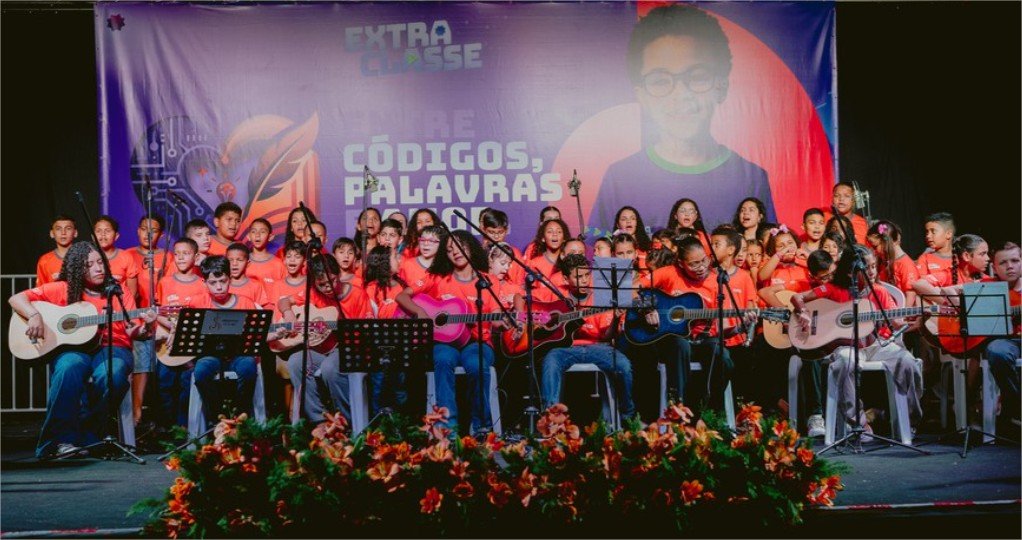 Projeto Extraclasse revela potencial de alunos em noite de apresentação cultural e pedagógica em Aripuanã