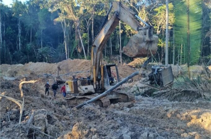 Batalhão Ambiental fecha garimpo irregular, apreende máquinas e aplica multa de R$ 97 mil