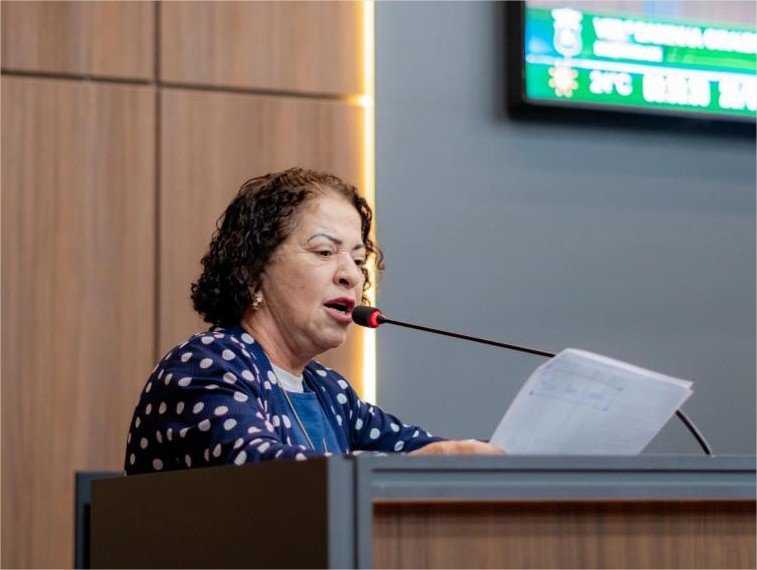 Baixinha Giraldelli fala sobre a importância de se combater o assédio sexual dentro dos ônibus em Cuiabá