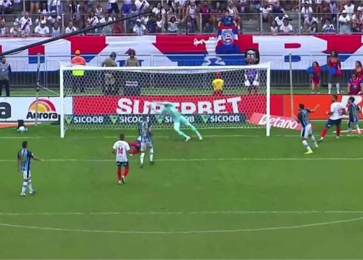 Em jogo tenso, Bahia e Grêmio ficam no empate pelo Brasileirão