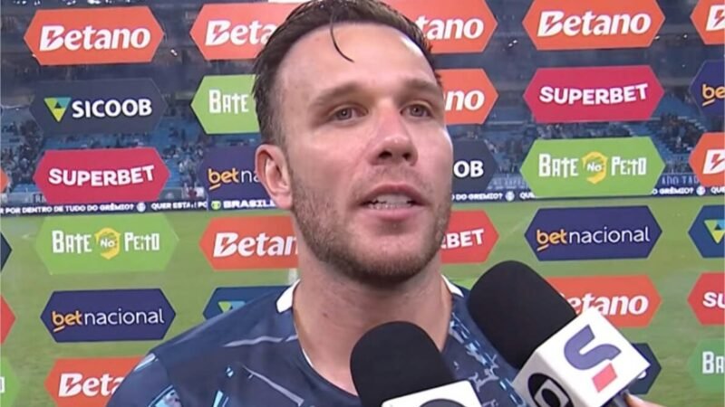 Arthur cobra reação do Grêmio e reforça desejo de seguir no clube