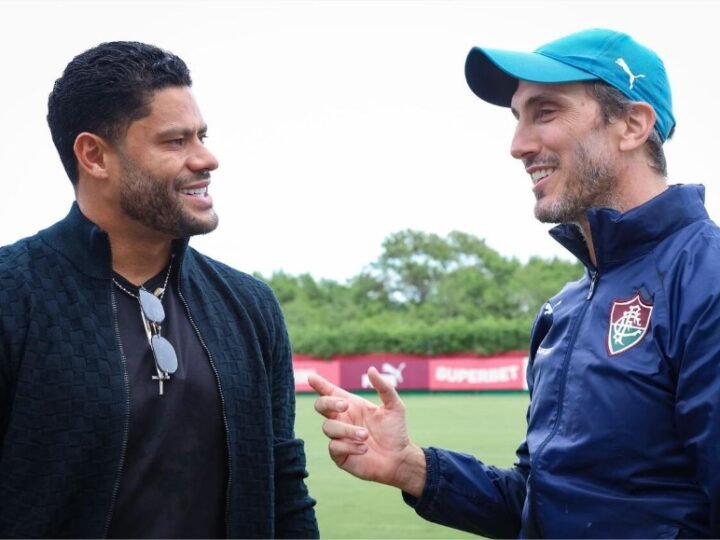 Hulk se apresenta e conhece CT do Fluminense: “Vontade de conquistar títulos”