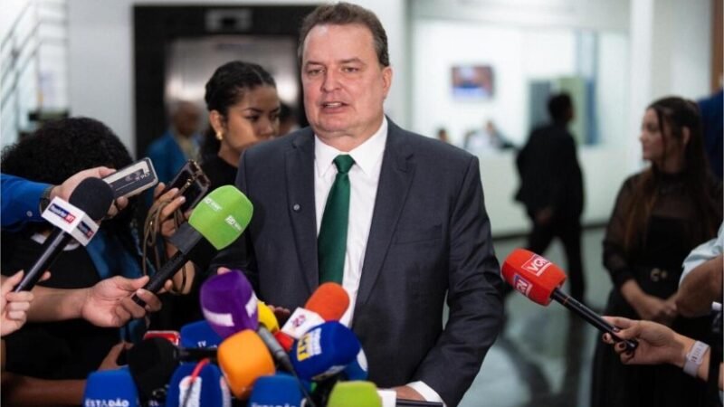 Max Russi elogia trabalho da CPI da Saúde e destaca importância da transparência sobre OSS