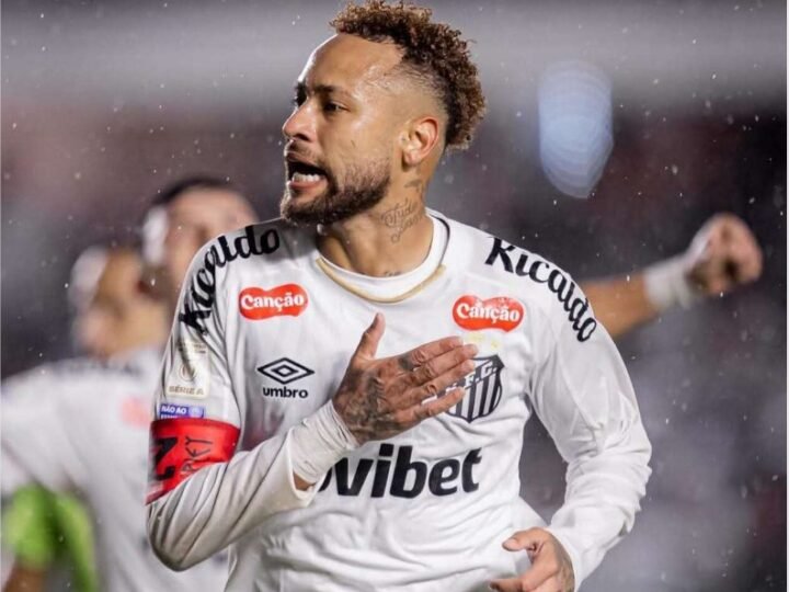 Com brilho de Neymar, Santos bate o Bragantino na Vila
