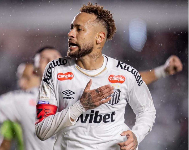 Com brilho de Neymar, Santos bate o Bragantino na Vila