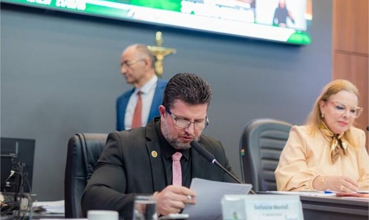 Rafael Ranalli questiona troca de asfalto na Avenida do CPA